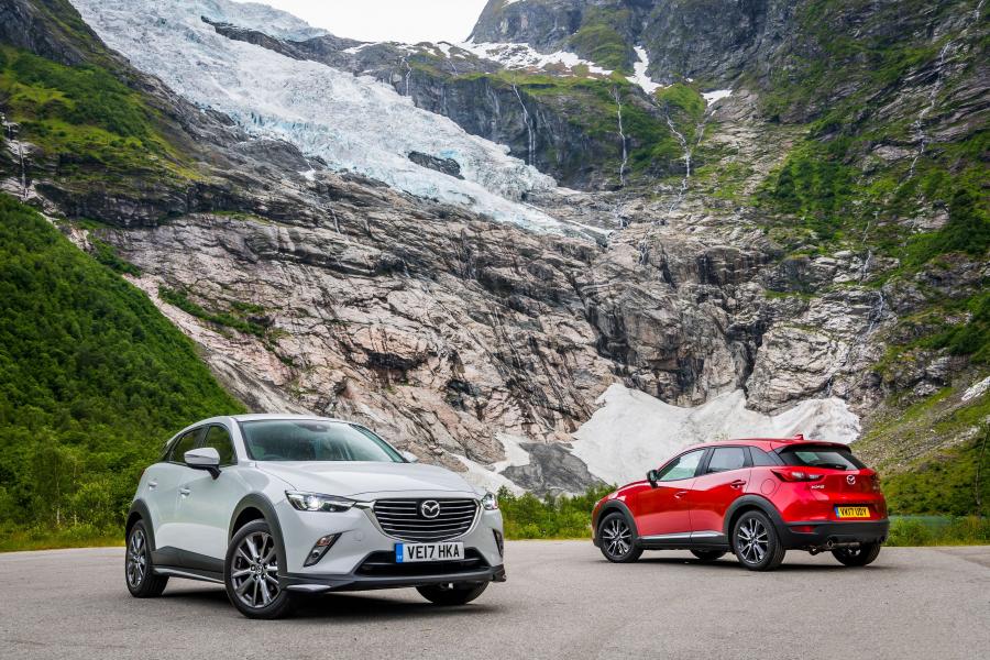  Mazda CX-3 2015 года  (UK) (фото 10 из 47)